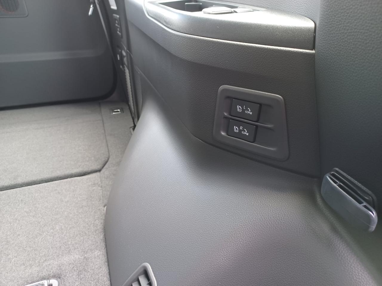 TOYOTA LAND CRUISER LC300 VXR V6 3.5L