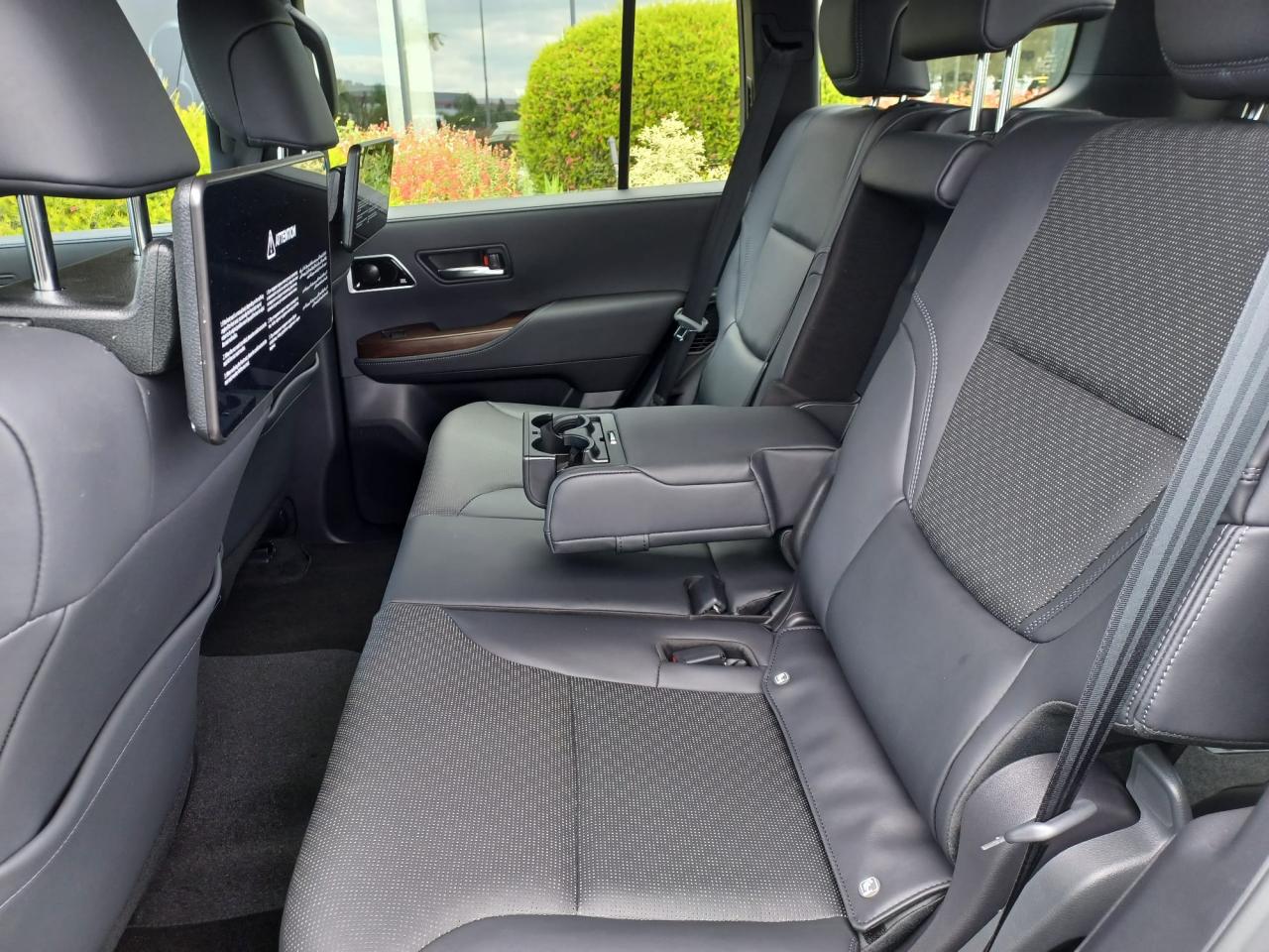 TOYOTA LAND CRUISER LC300 VXR V6 3.5L