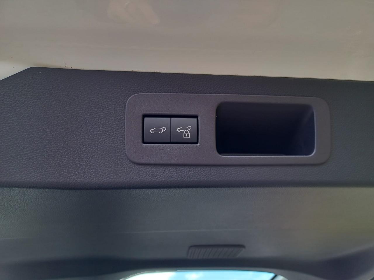 TOYOTA LAND CRUISER LC300 VXR V6 3.5L