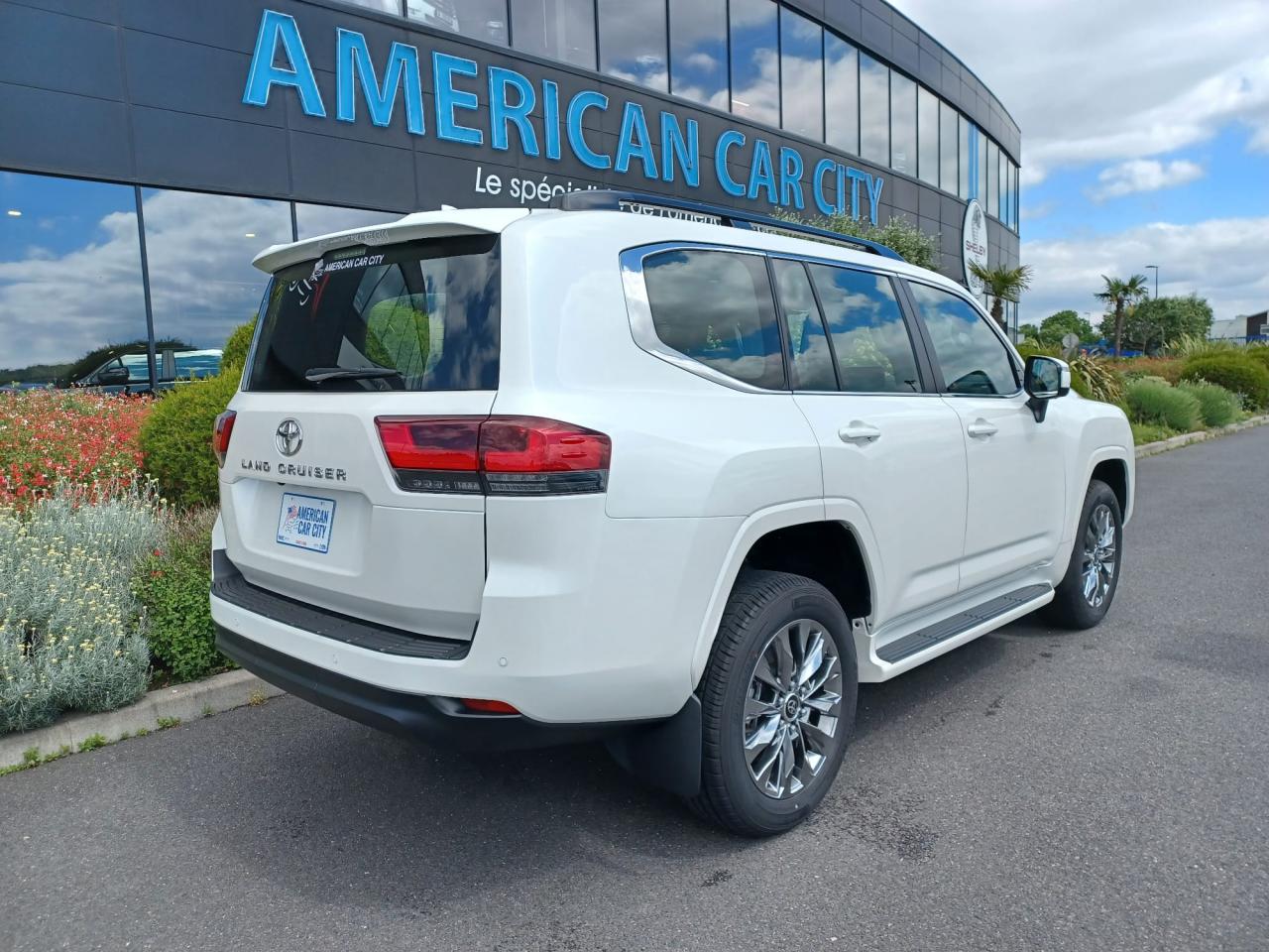 TOYOTA LAND CRUISER LC300 VXR V6 3.5L