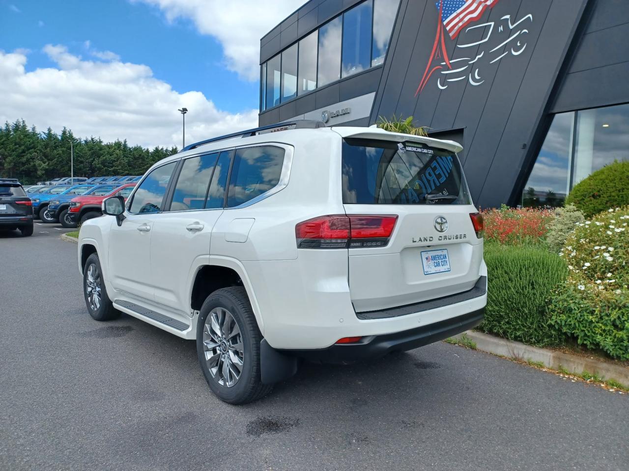 TOYOTA LAND CRUISER LC300 VXR V6 3.5L