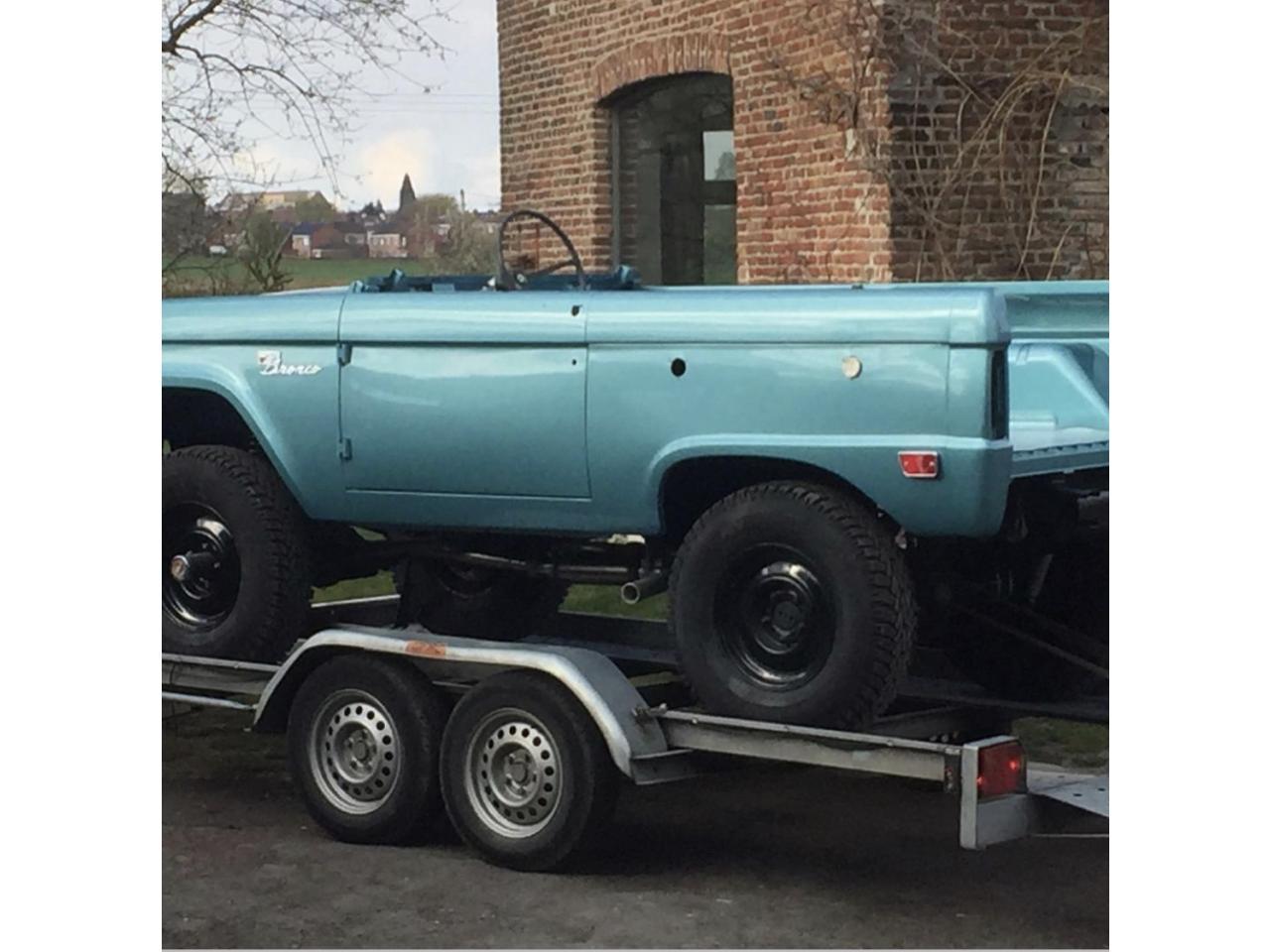 FORD BRONCO V8 289 4x4 boite méca 5, restauration \'rôtisserie\'