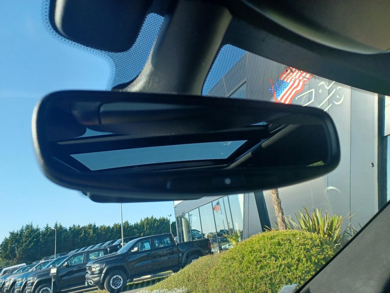 JEEP GRAND CHEROKEE TRACKHAWK v8 6.2L