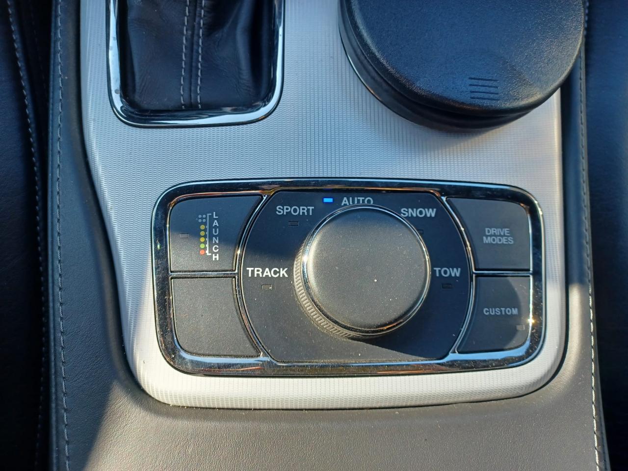 JEEP GRAND CHEROKEE TRACKHAWK v8 6.2L