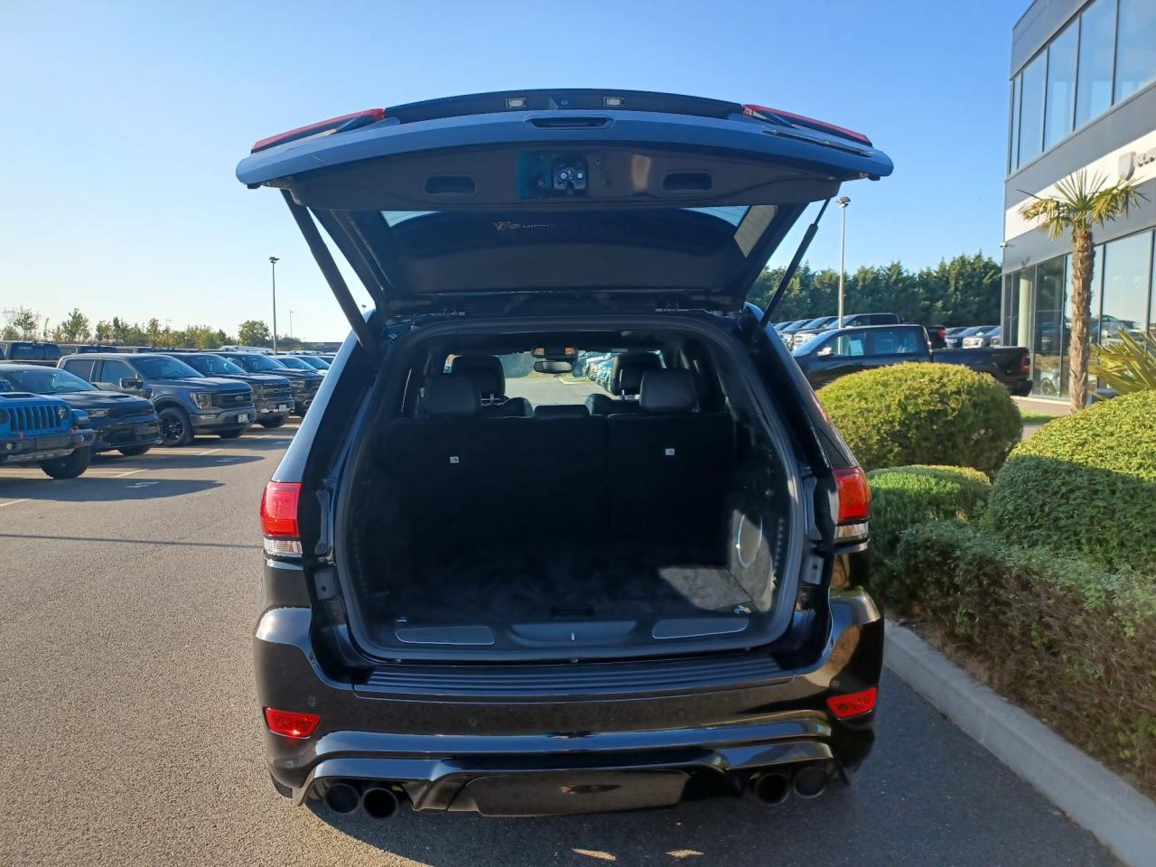 JEEP GRAND CHEROKEE TRACKHAWK v8 6.2L