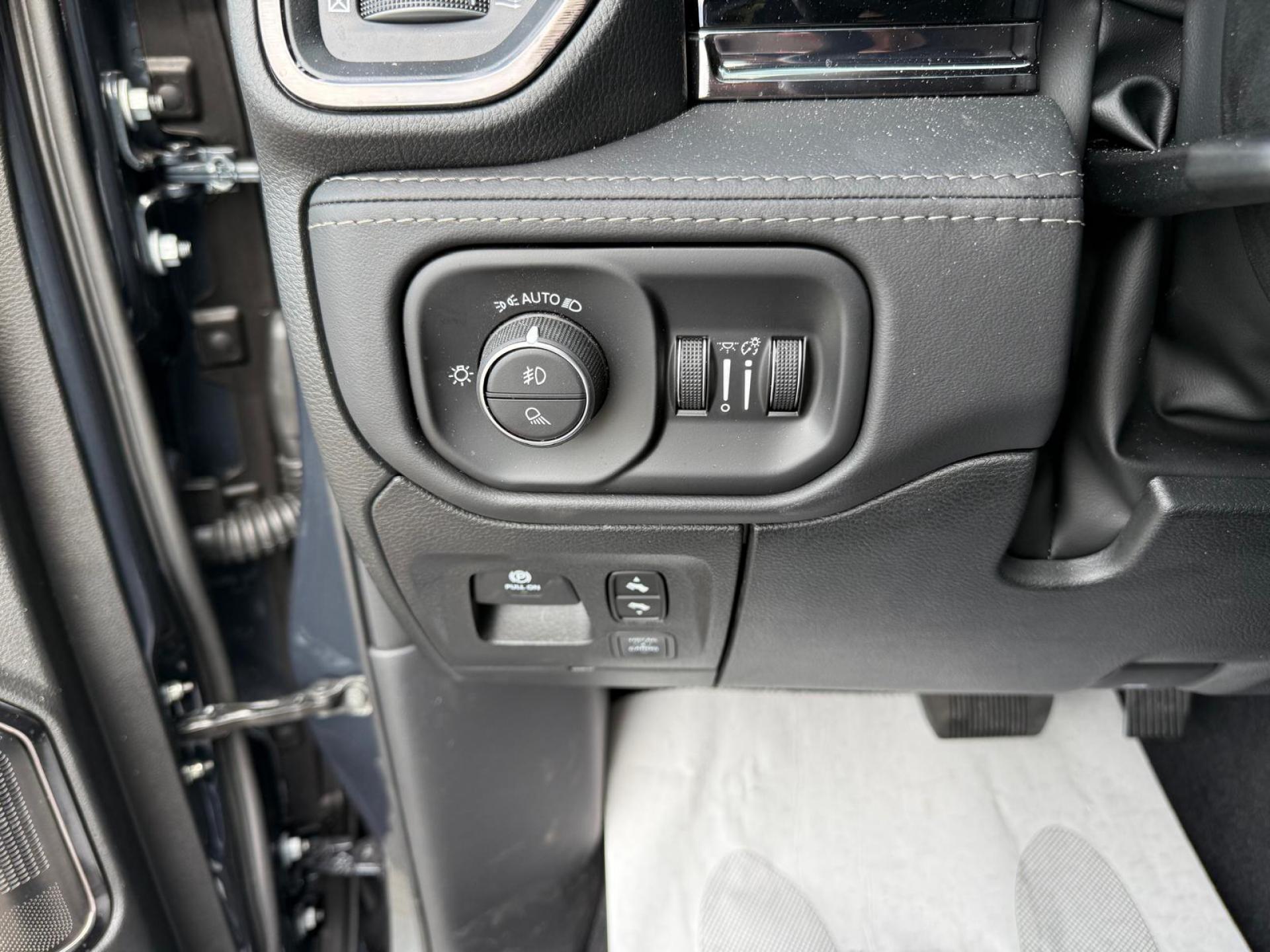 DODGE RAM 1500 CREW LIMITED V8 5.7L HEMI HAYON MULTI