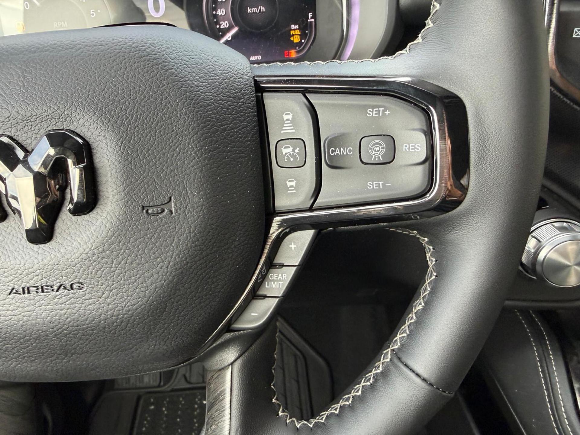 DODGE RAM 1500 CREW LIMITED V8 5.7L HEMI HAYON MULTI