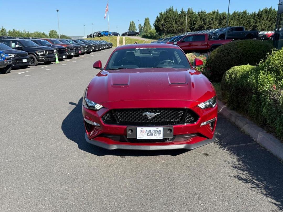 FORD MUSTANG GT FASTBACK V8 5.0L