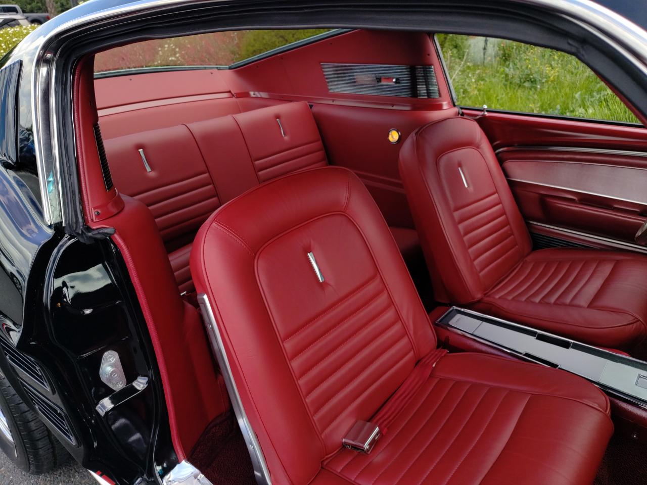 FORD MUSTANG 390 GTA Fastback