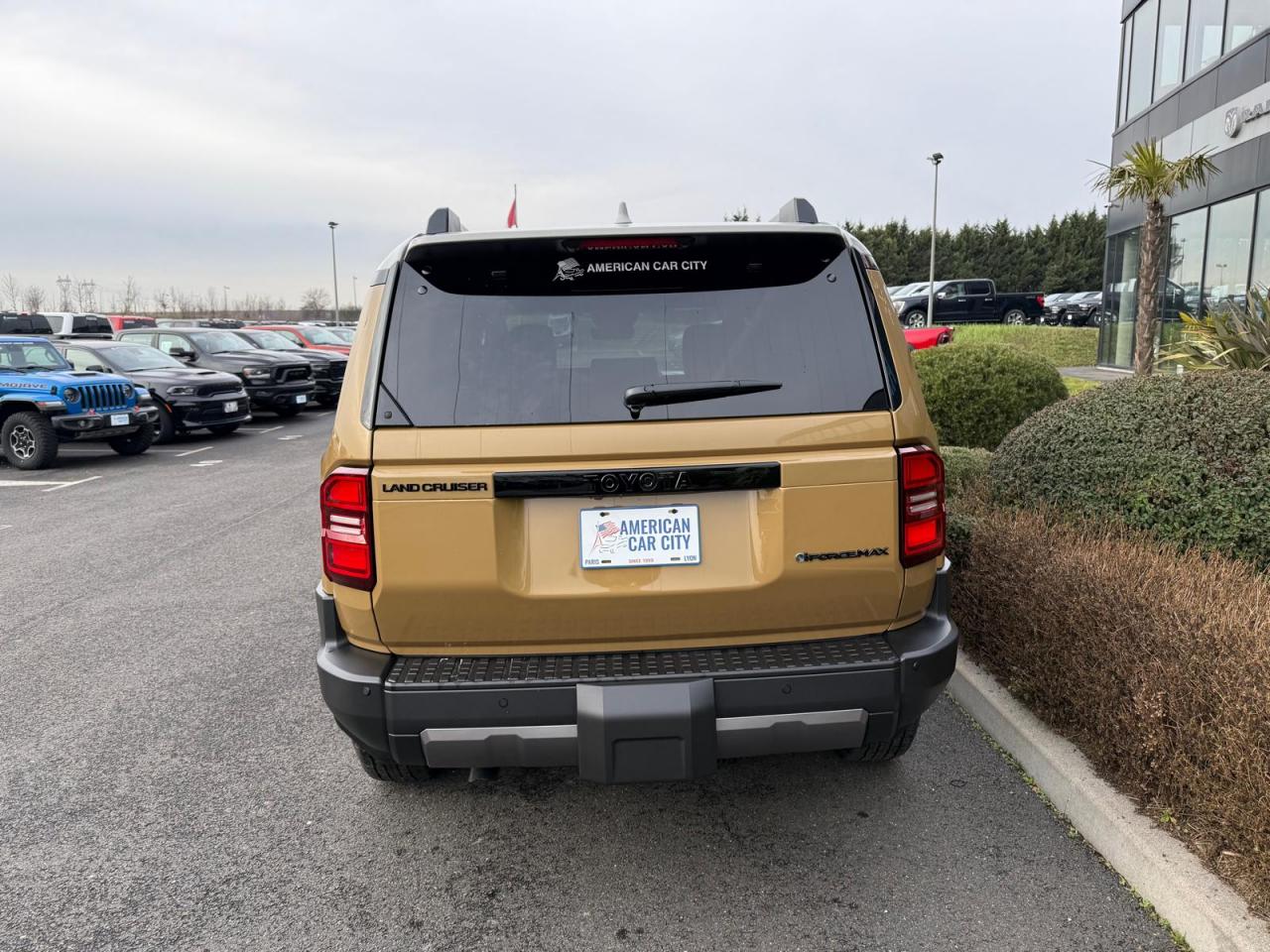 TOYOTA LAND CRUISER 4WD WAGON HYBRID