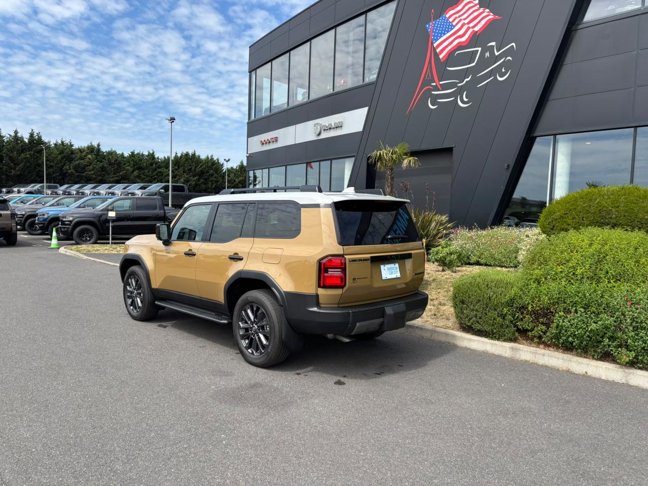 TOYOTA LAND CRUISER 4WD WAGON HYBRID
