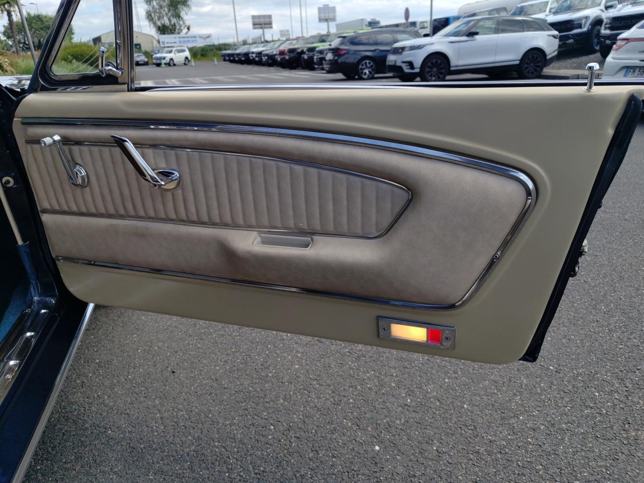 FORD MUSTANG cabriolet 289 boite manuelle 4, int Pony