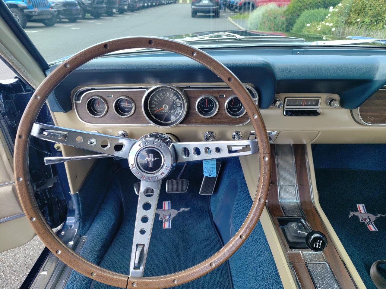 FORD MUSTANG cabriolet 289 boite manuelle 4, int Pony