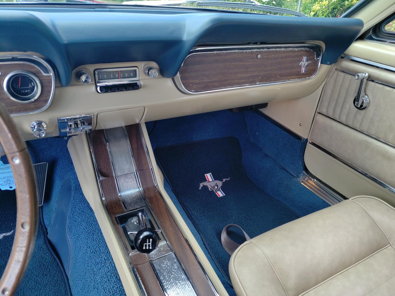 FORD MUSTANG cabriolet 289 boite manuelle 4, int Pony