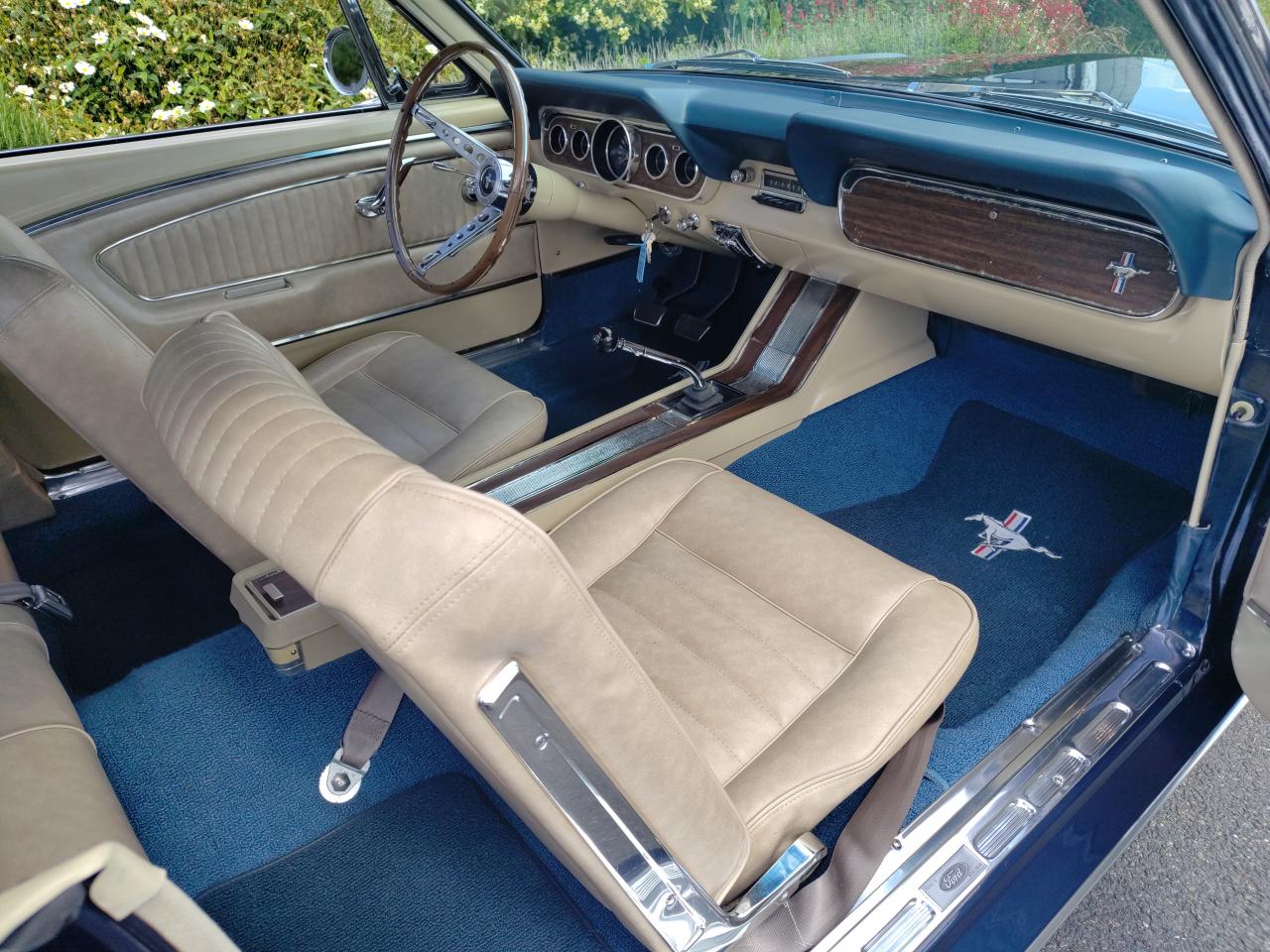 FORD MUSTANG cabriolet 289 boite manuelle 4, int Pony