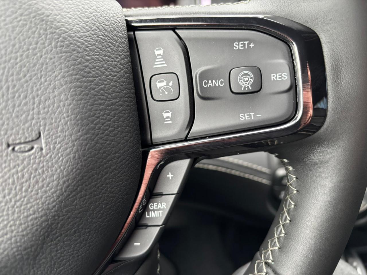 DODGE RAM 1500 CREW LIMITED NIGHT EDITION RAMBOX