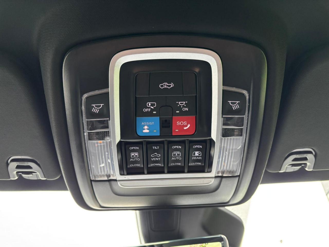 DODGE RAM 1500 CREW LIMITED NIGHT EDITION RAMBOX