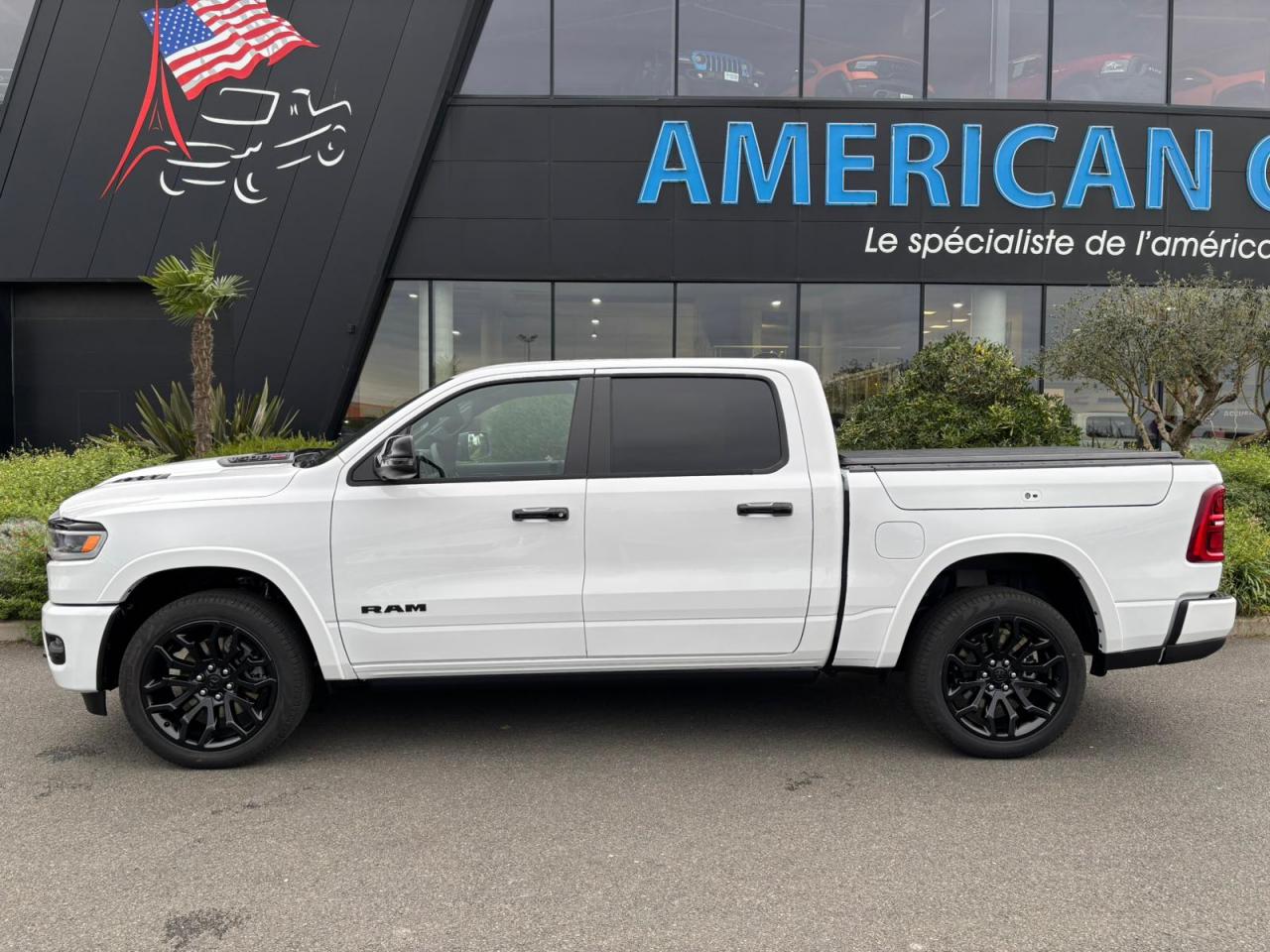 DODGE RAM 1500 CREW LIMITED NIGHT EDITION RAMBOX