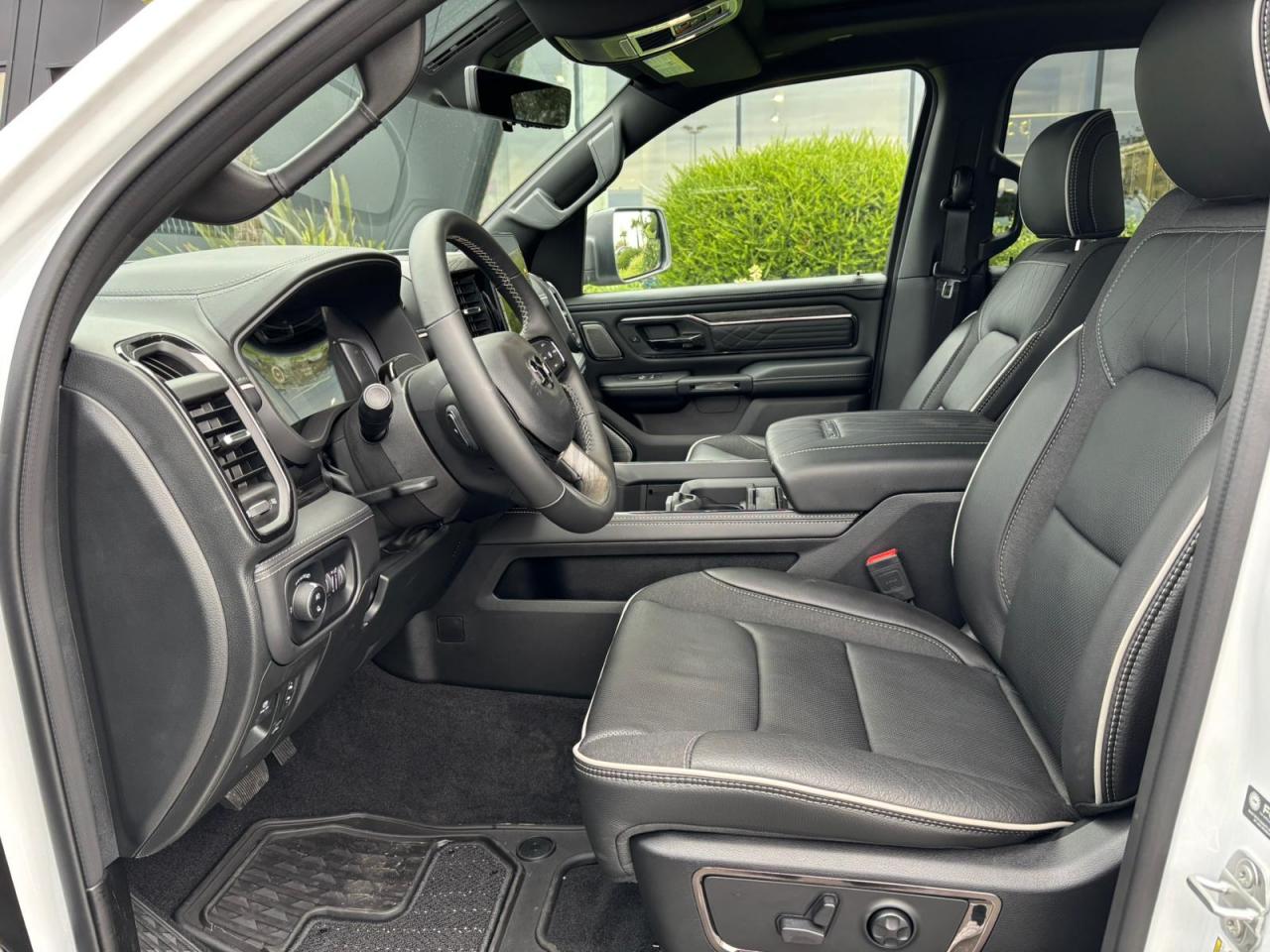 DODGE RAM 1500 CREW LIMITED NIGHT EDITION RAMBOX