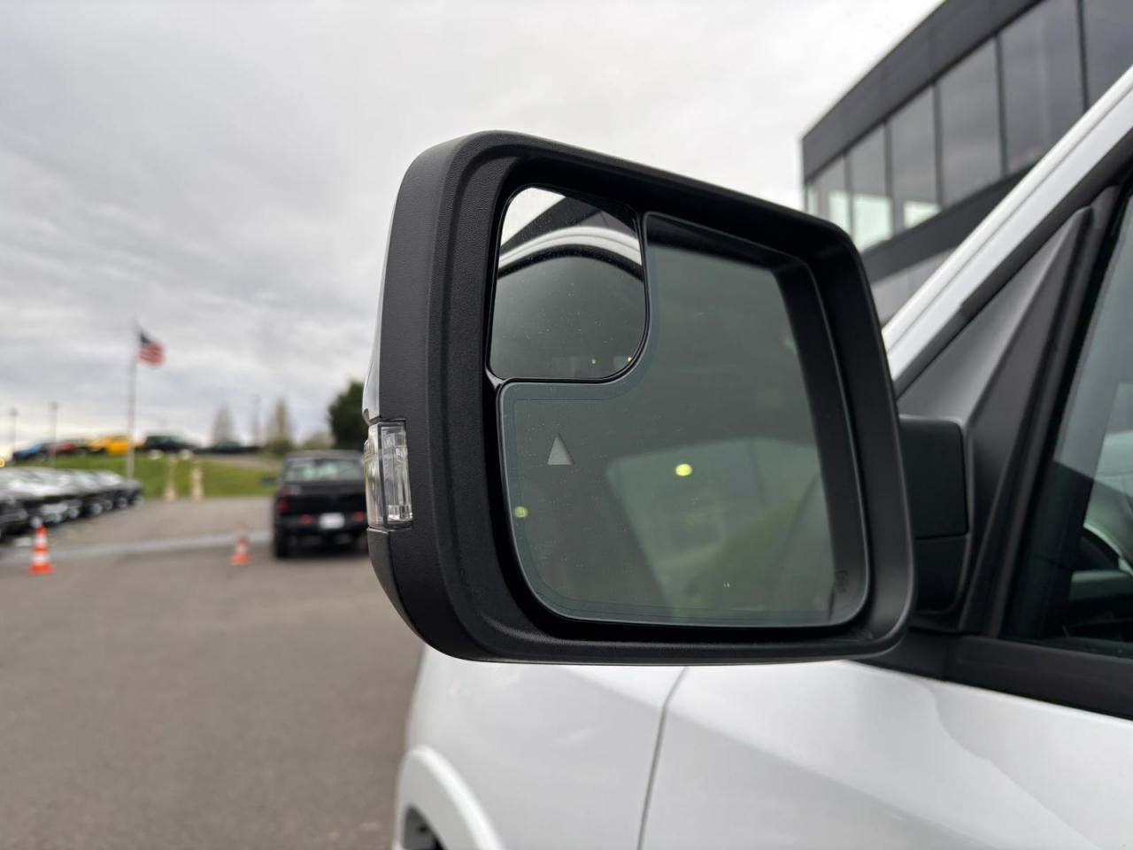 DODGE RAM 1500 CREW LIMITED NIGHT EDITION RAMBOX