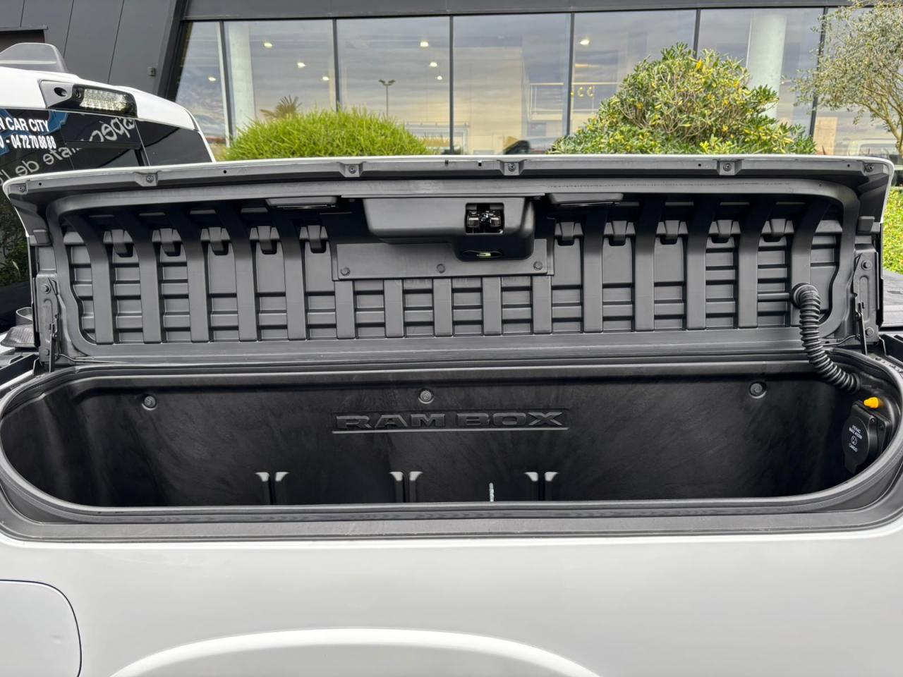 DODGE RAM 1500 CREW LIMITED NIGHT EDITION RAMBOX