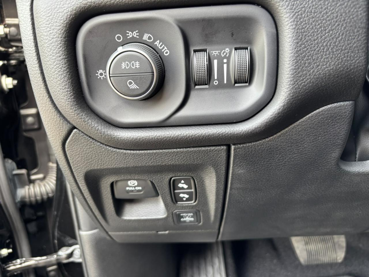 DODGE RAM 1500 CREW LARAMIE SPORT NIGHT EDITION AIR
