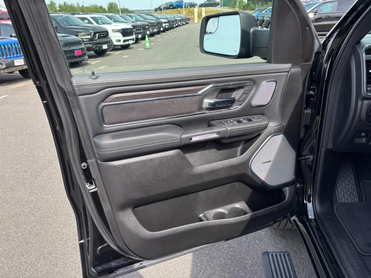 DODGE RAM 1500 CREW LARAMIE SPORT NIGHT EDITION AIR
