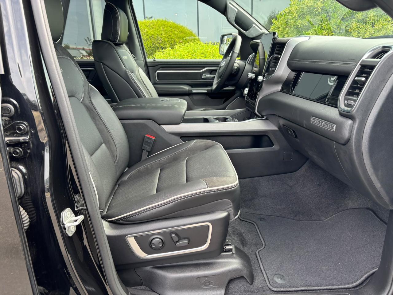 DODGE RAM 1500 CREW LARAMIE SPORT NIGHT EDITION AIR