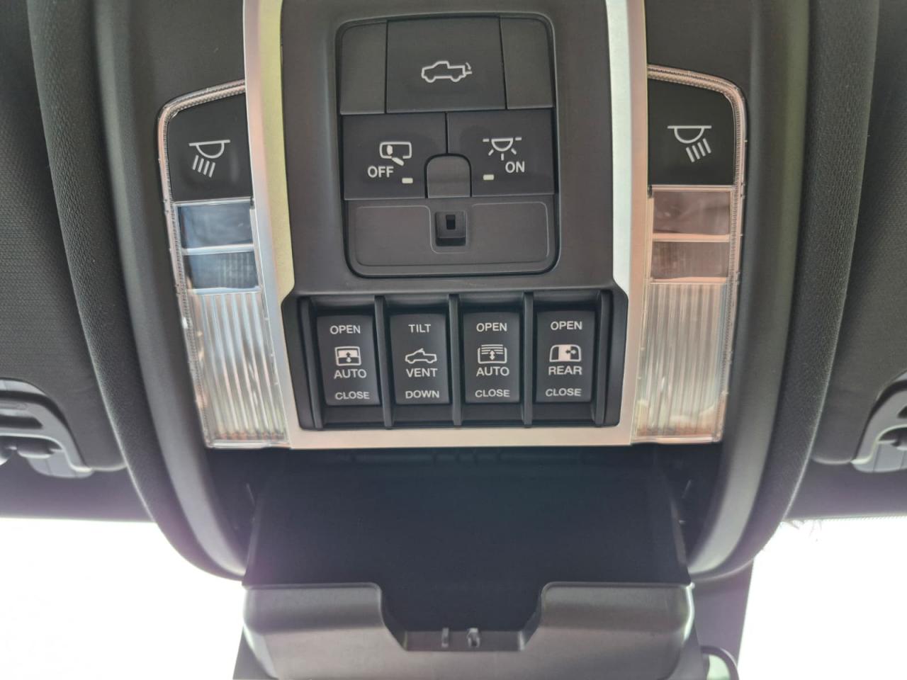 DODGE RAM 1500 CREW LONGHORN RAMBOX HAYON MULTI