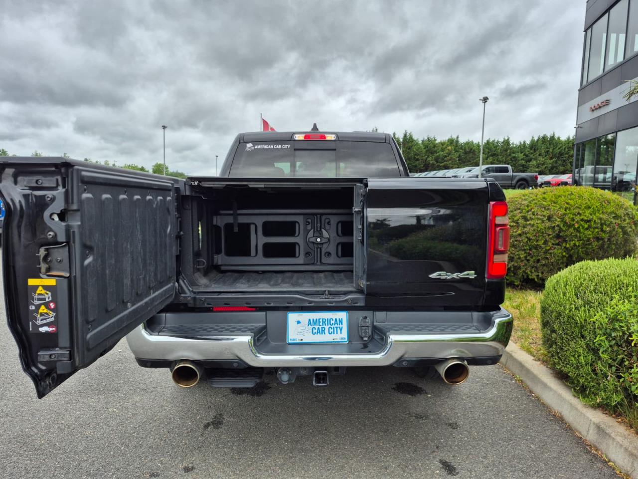 DODGE RAM 1500 CREW LONGHORN RAMBOX HAYON MULTI