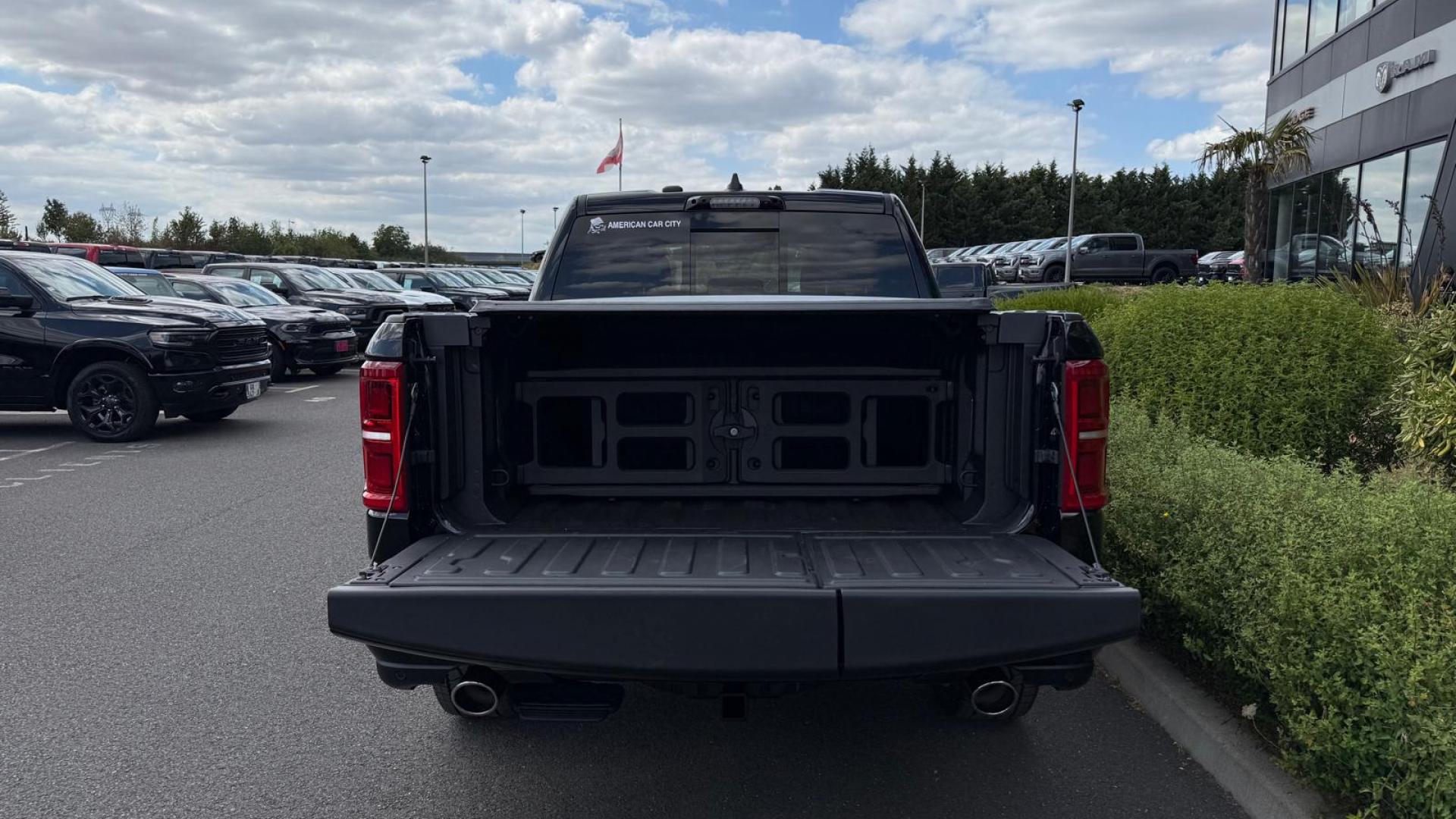 DODGE RAM TUNGSTEN AIR RAMBOX HAYON MULTI OFFROAD GROUP