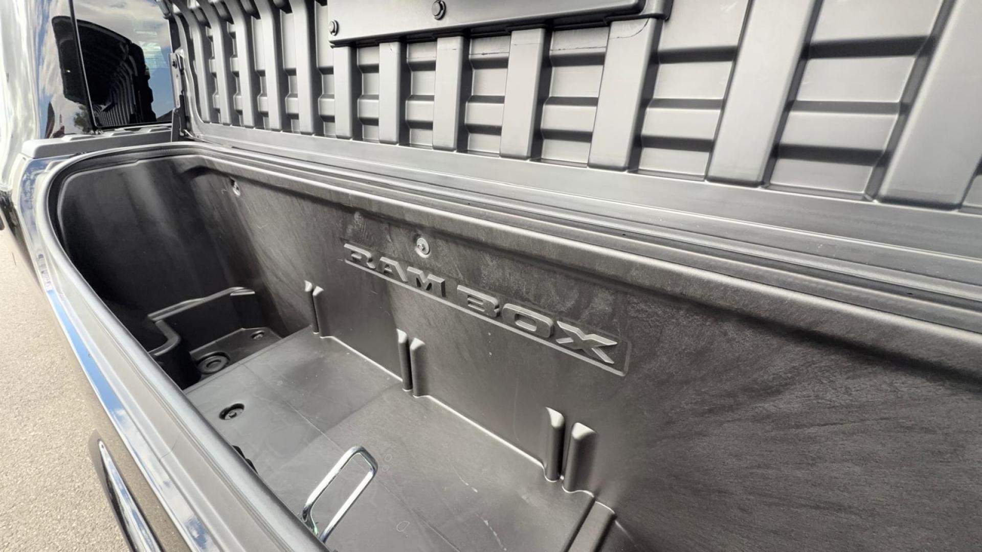 DODGE RAM TUNGSTEN AIR RAMBOX HAYON MULTI OFFROAD GROUP