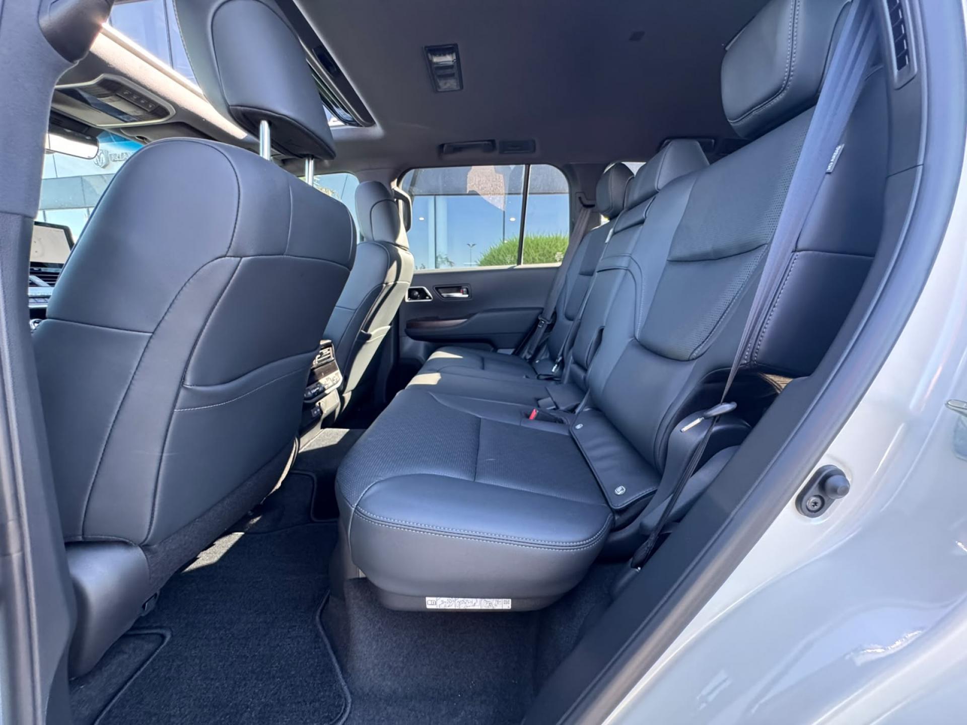TOYOTA LAND CRUISER LC300 VX V6 3.3L