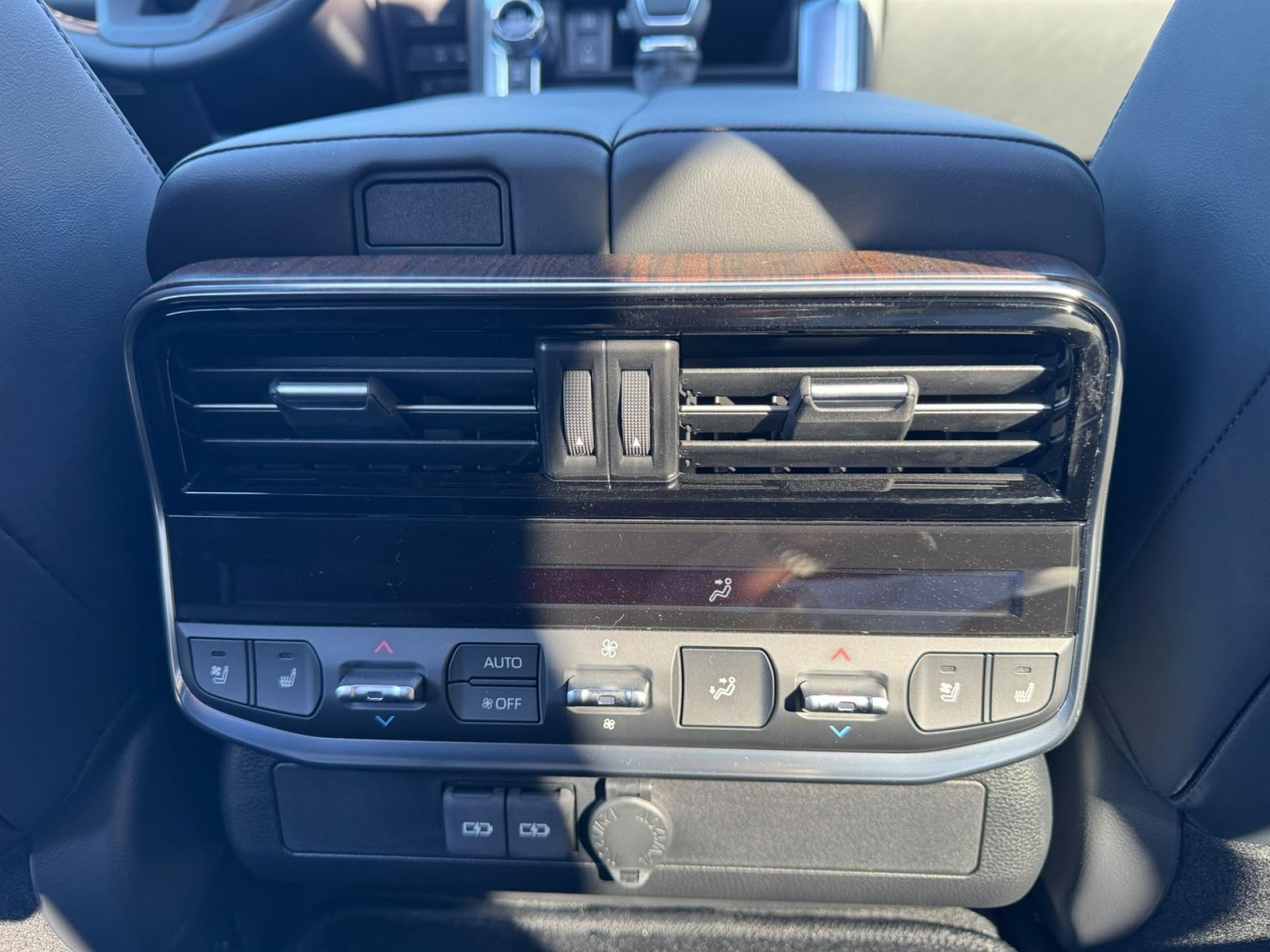 TOYOTA LAND CRUISER LC300 VX V6 3.3L