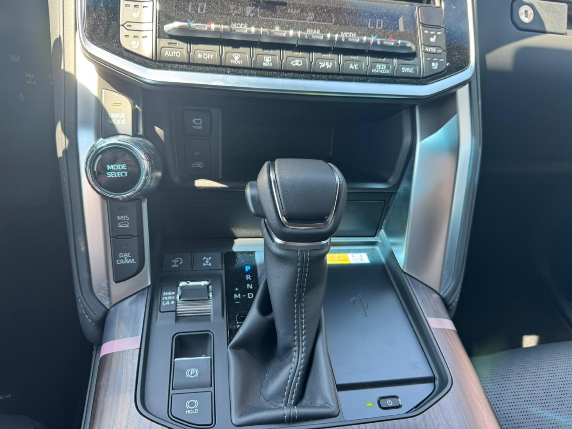 TOYOTA LAND CRUISER LC300 VX V6 3.3L