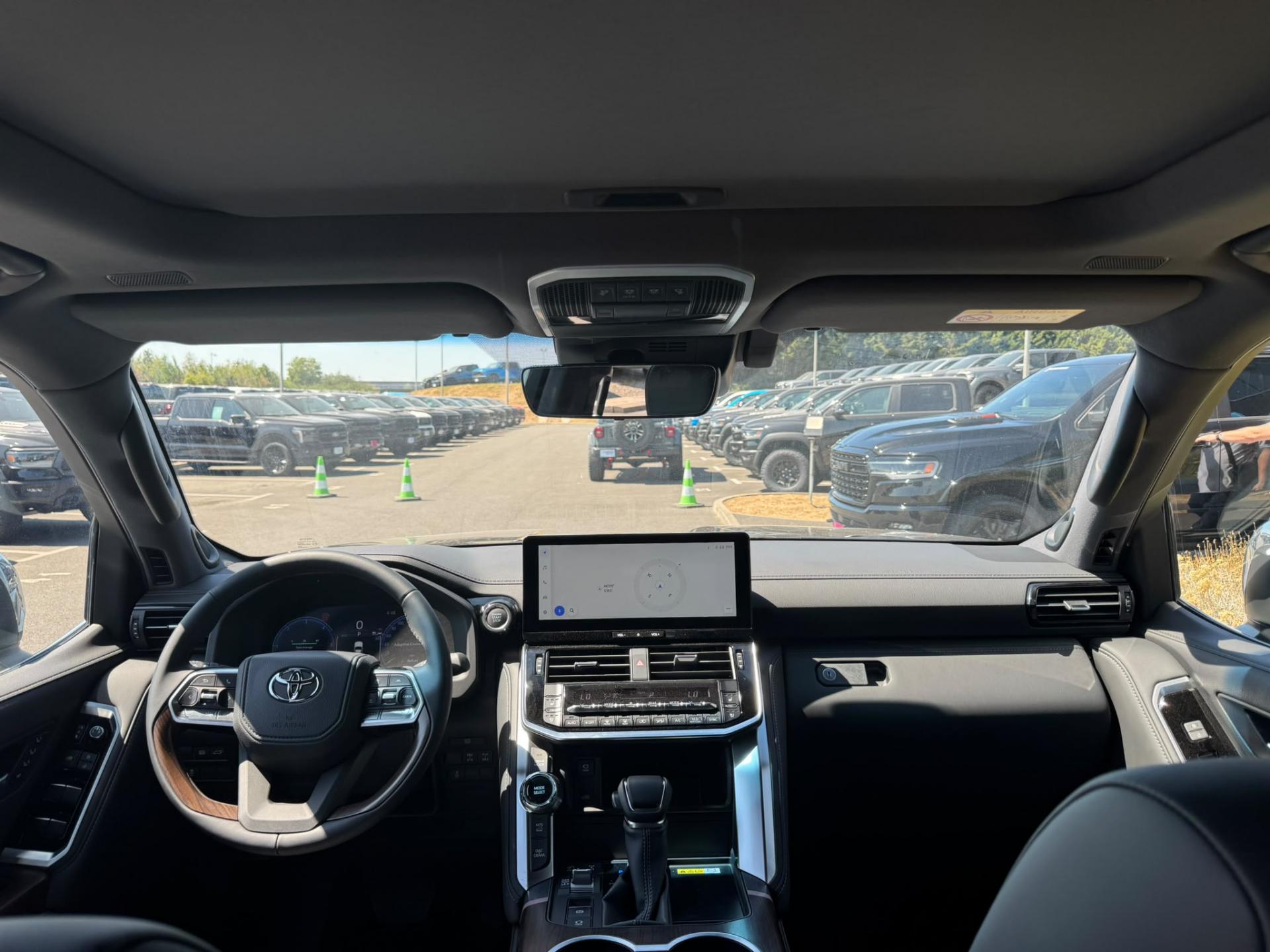 TOYOTA LAND CRUISER LC300 VX V6 3.3L