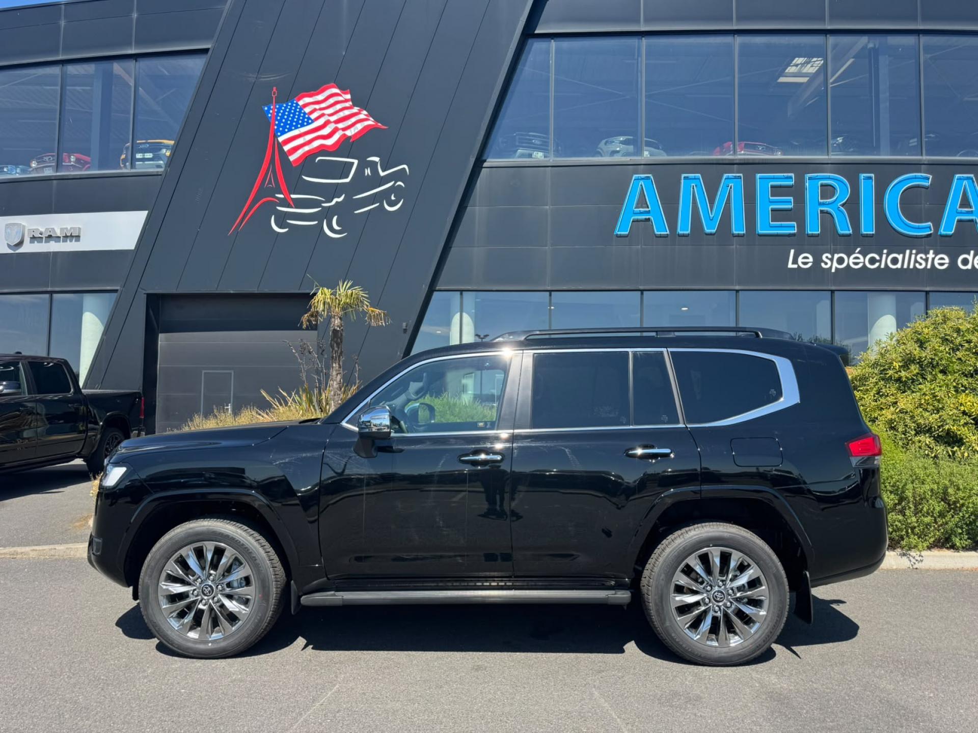 TOYOTA LAND CRUISER LC300 VX V6 3.3L