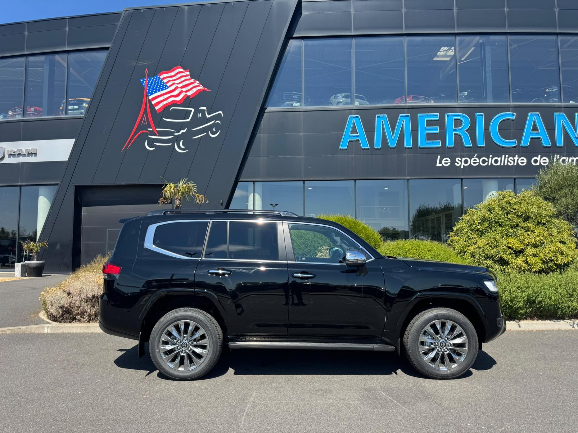 TOYOTA LAND CRUISER LC300 VX V6 3.3L