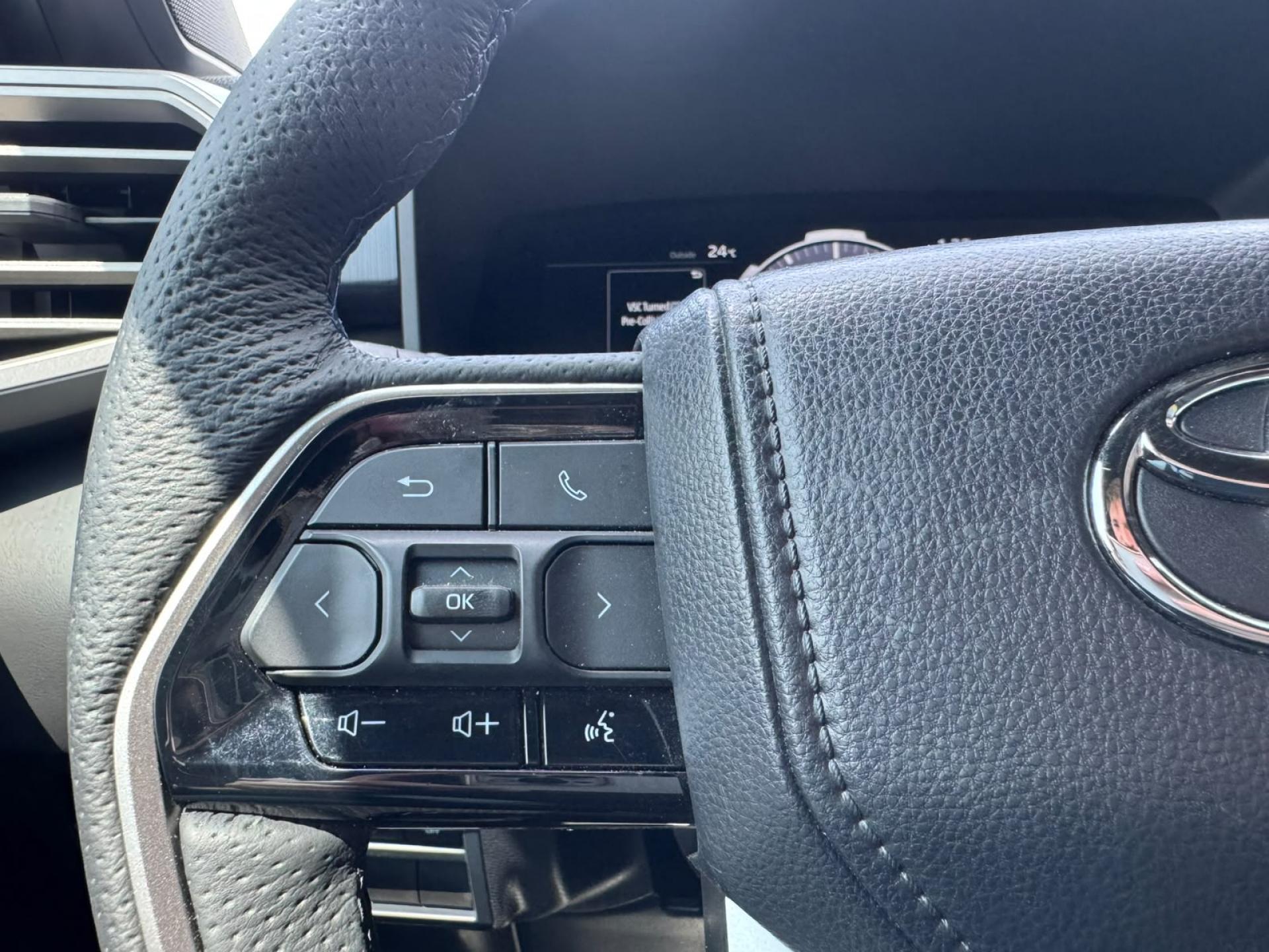 TOYOTA SEQUOIA PLATINUM HYBRID AWD