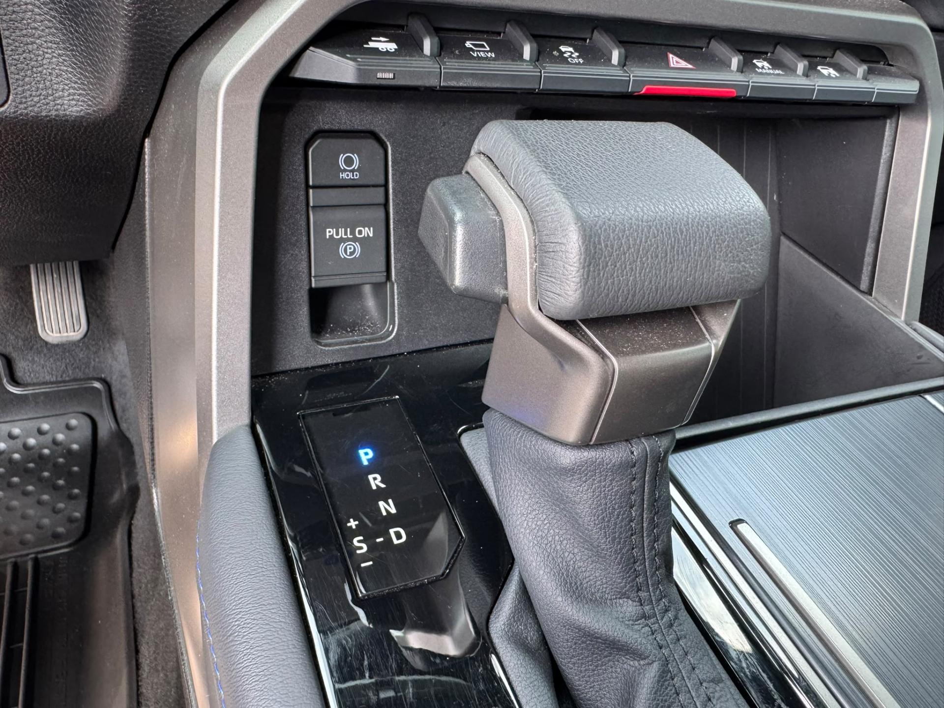 TOYOTA SEQUOIA PLATINUM HYBRID AWD