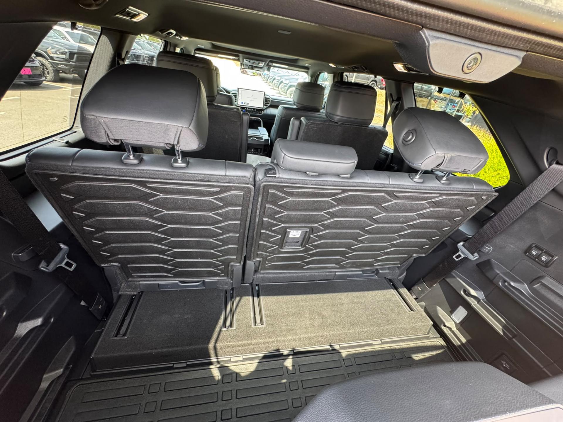 TOYOTA SEQUOIA PLATINUM HYBRID AWD