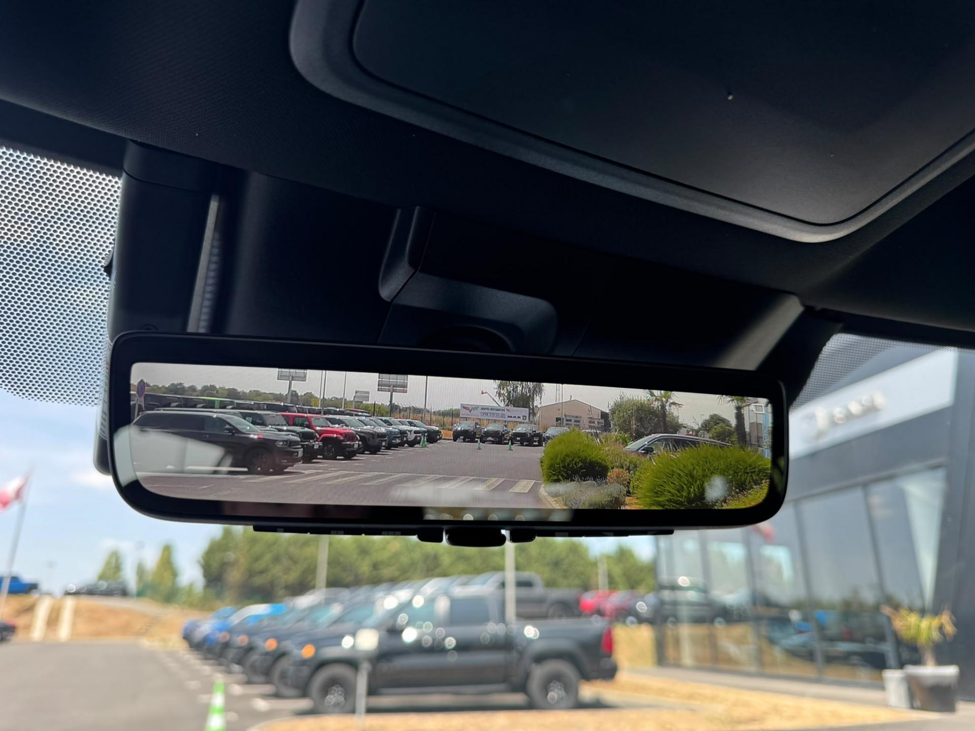TOYOTA SEQUOIA PLATINUM HYBRID AWD