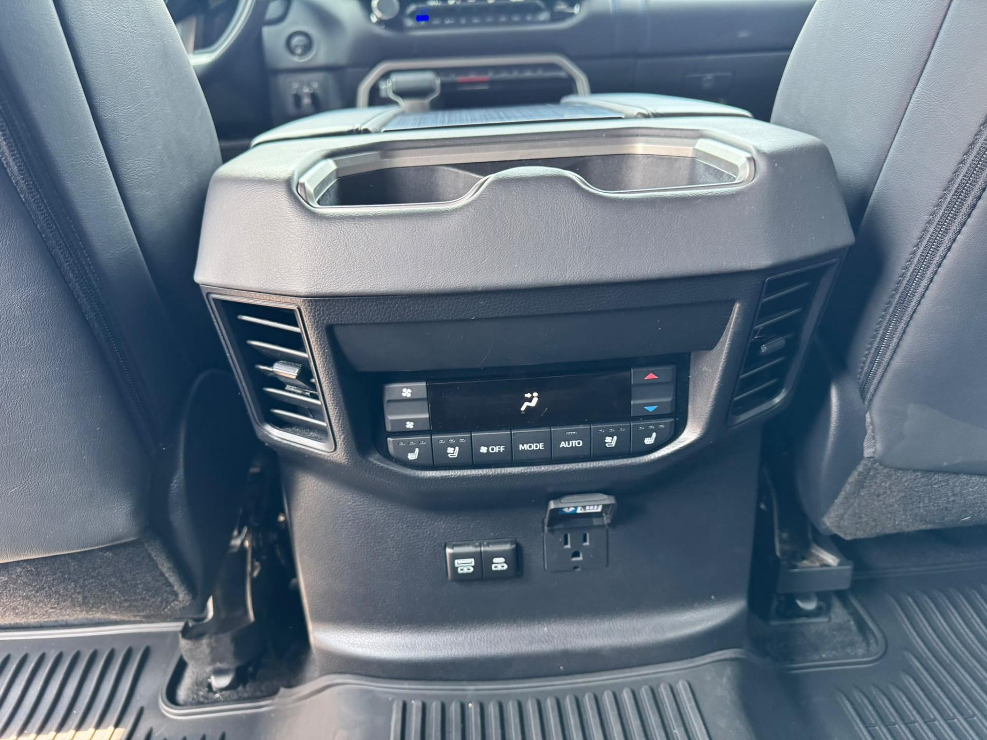 TOYOTA SEQUOIA PLATINUM HYBRID AWD