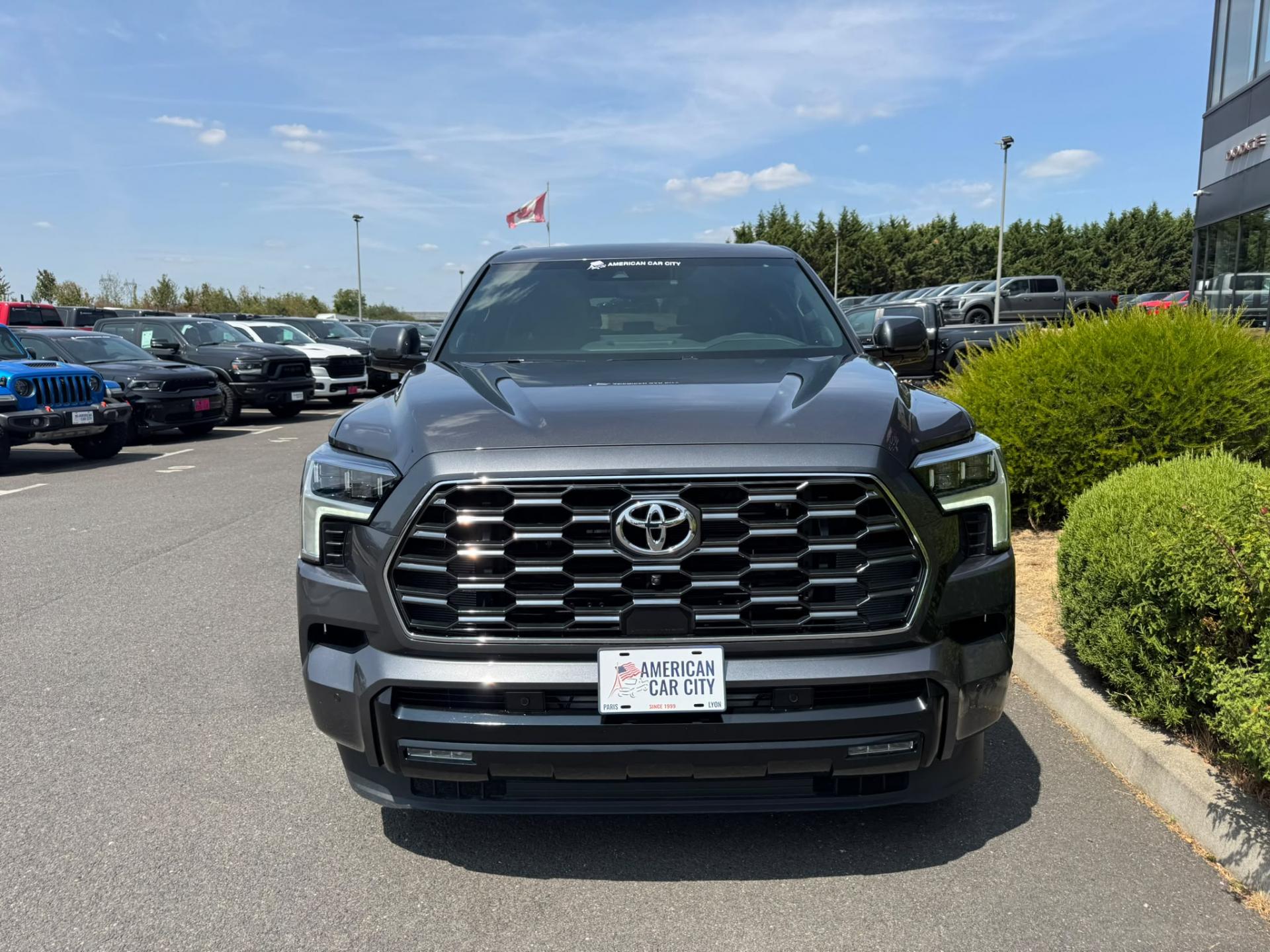 TOYOTA SEQUOIA PLATINUM HYBRID AWD