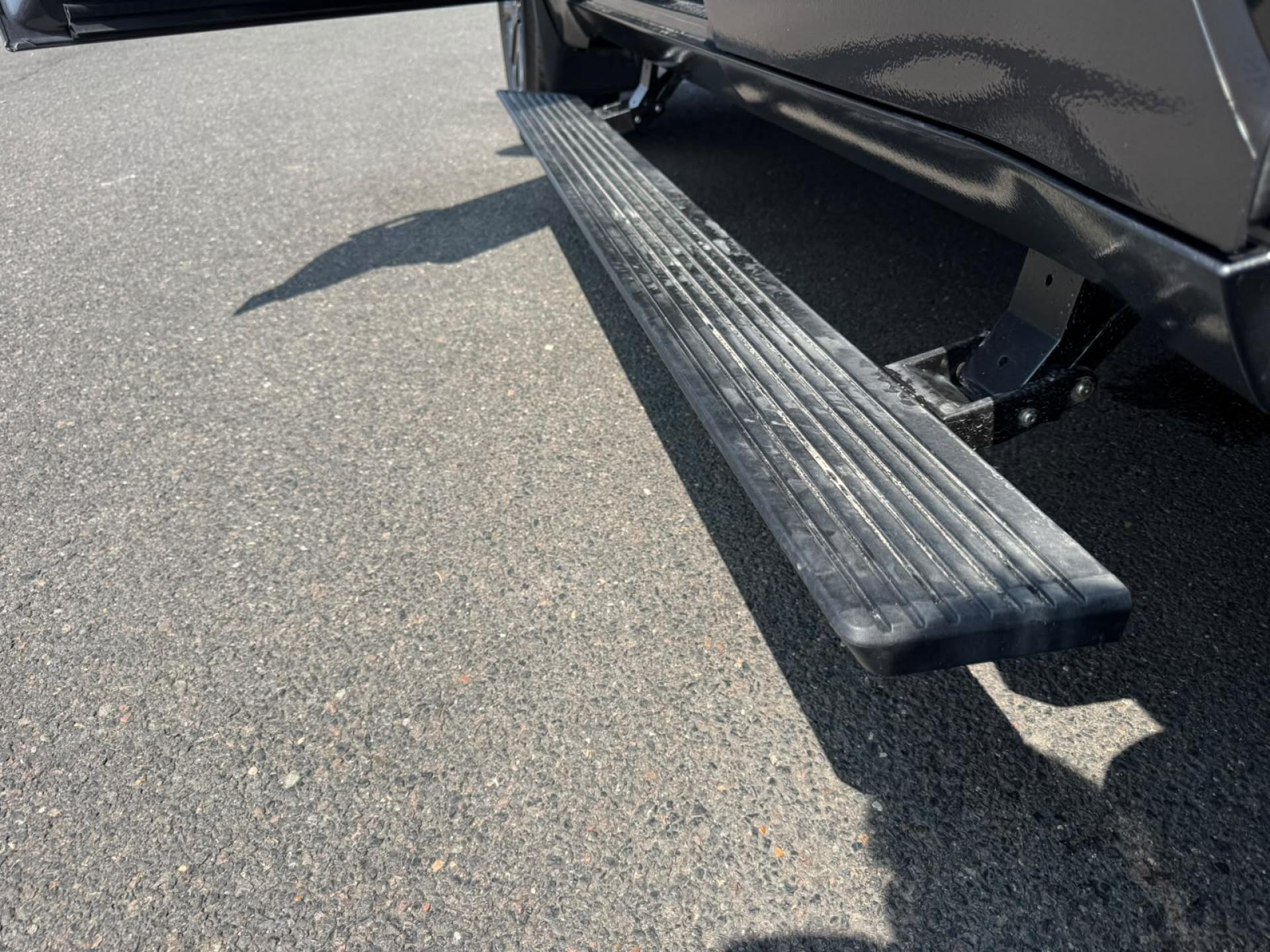 TOYOTA SEQUOIA PLATINUM HYBRID AWD