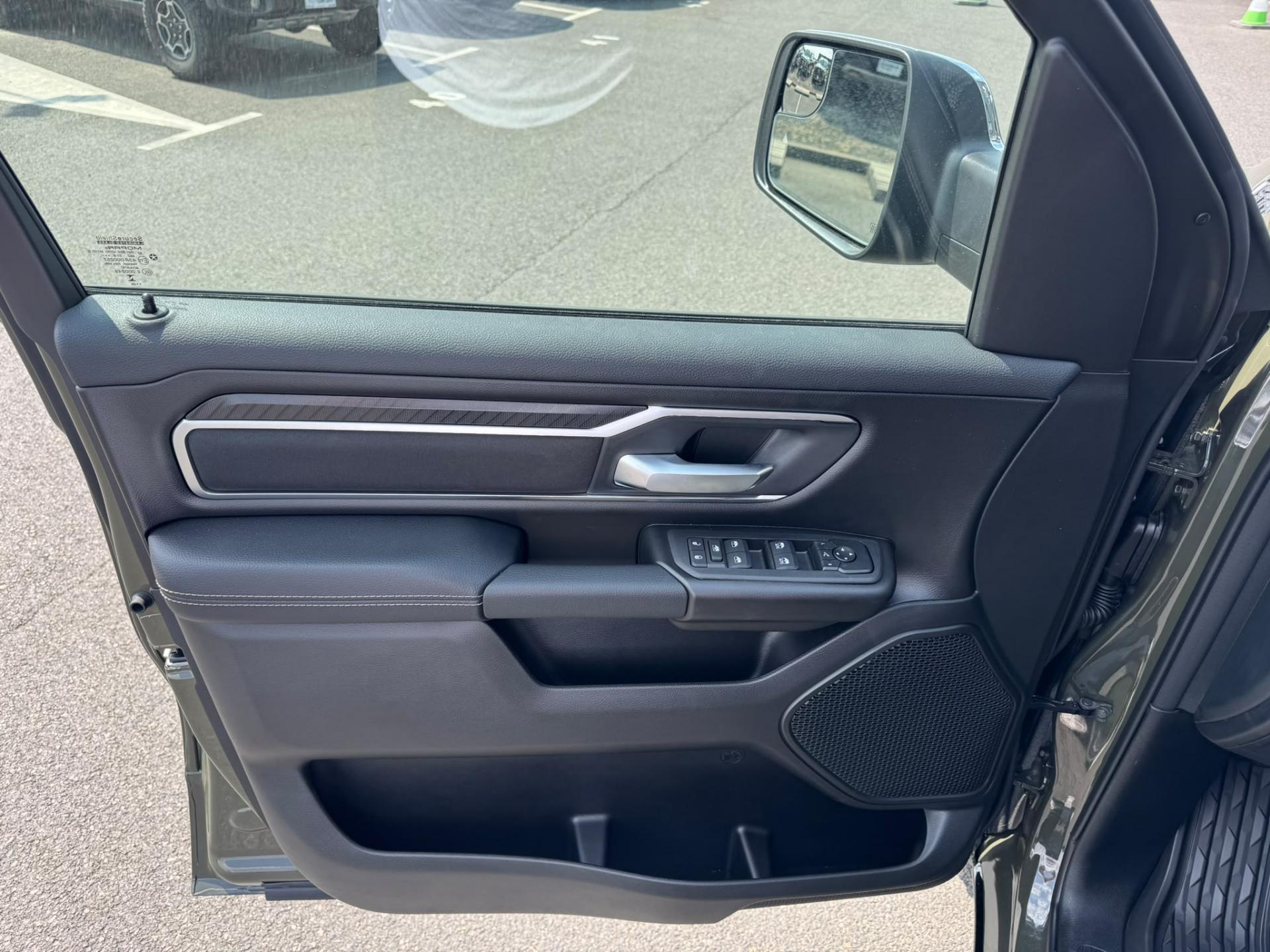 DODGE RAM 1500 CREW BIGHORN BACK COUNTRY V8