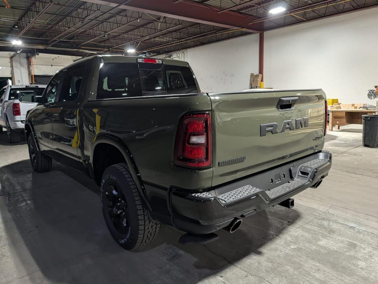 DODGE RAM 1500 CREW BIGHORN BACK COUNTRY V8