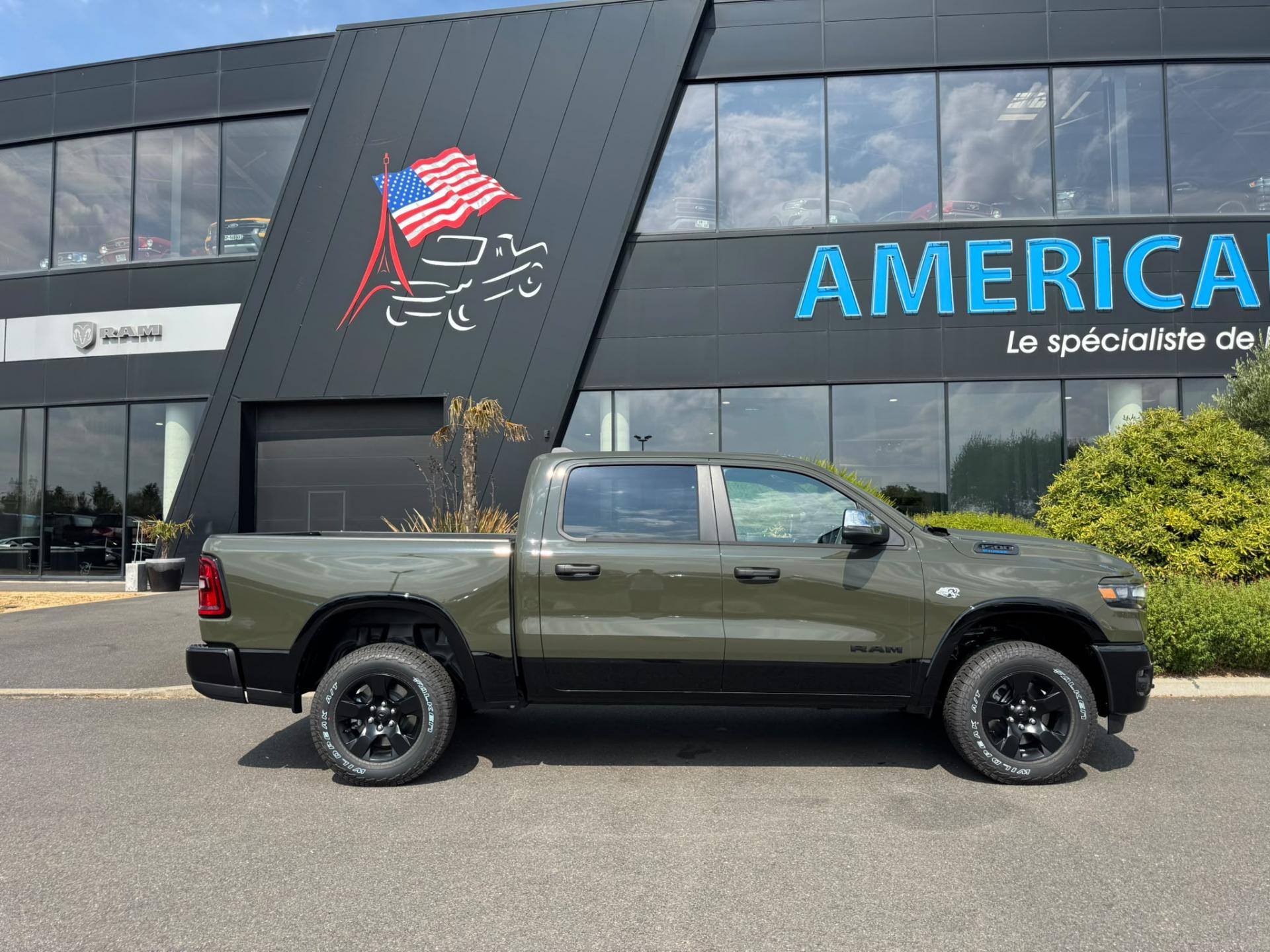 DODGE RAM 1500 CREW BIGHORN BACK COUNTRY V8
