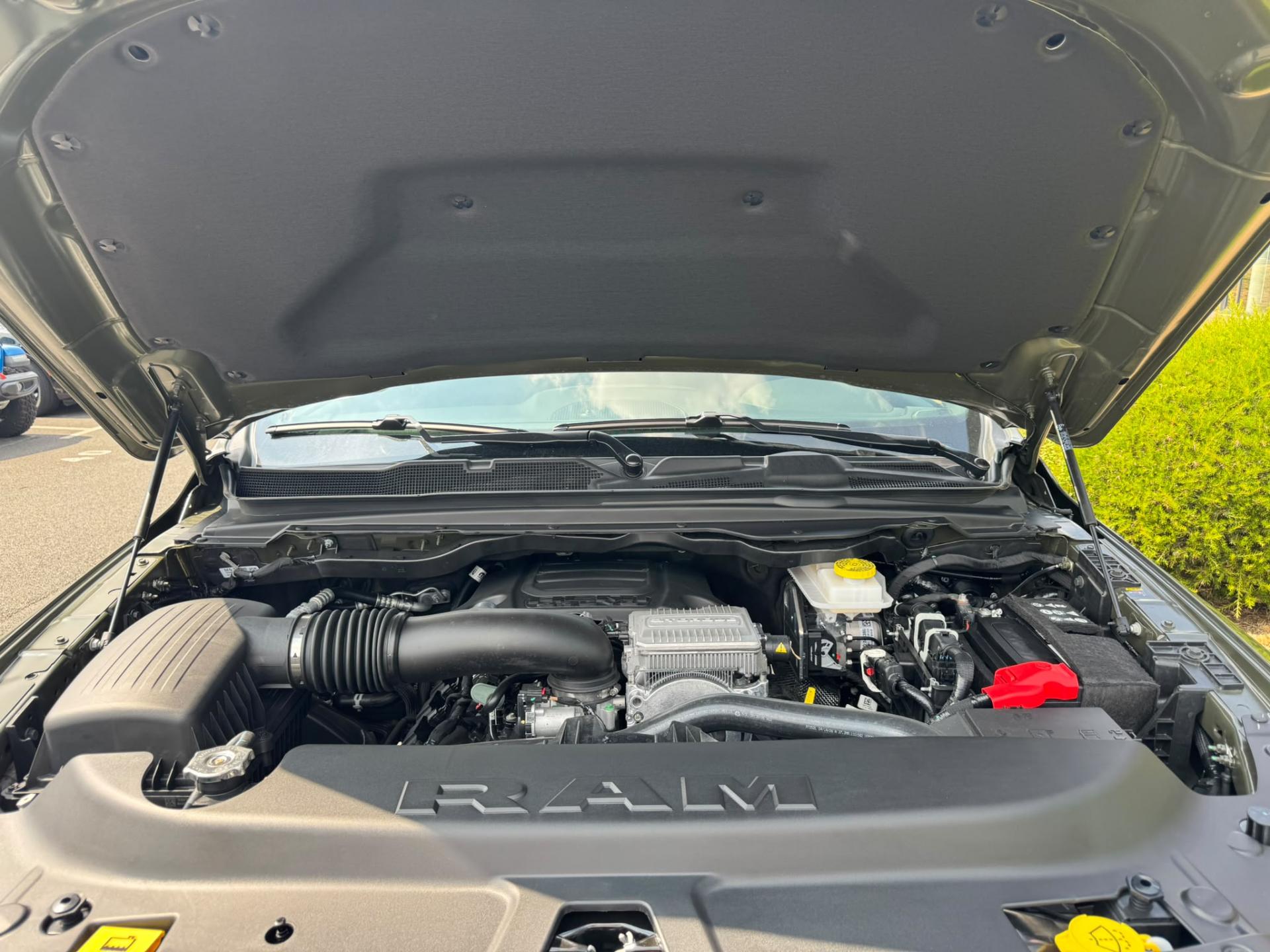 DODGE RAM 1500 CREW BIGHORN BACK COUNTRY V8