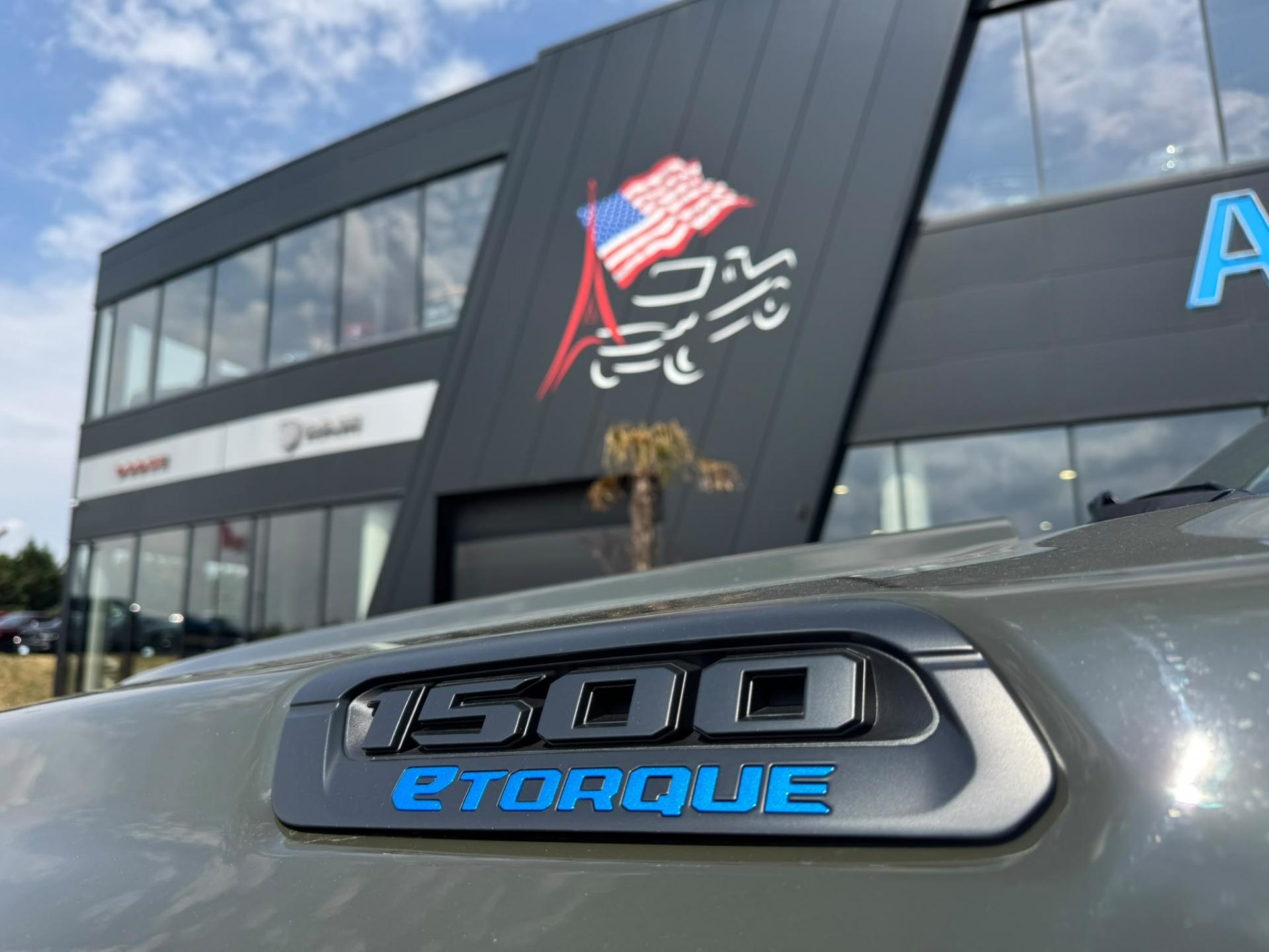 DODGE RAM 1500 CREW BIGHORN BACK COUNTRY V8